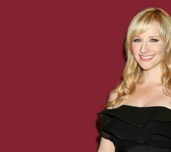 Melissa Rauch Red Background Wallpaper