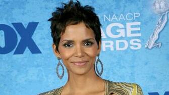 Halle Berry Hollywood Actress With Earing Wallpaper HD