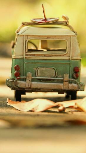 Vintage Volkswagen Toy iPhone 5s Wallpaper
