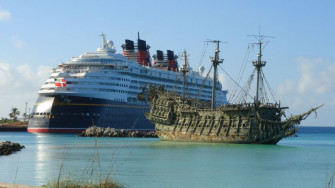 Cruise Ship Oceanliner Liner Boat Wallpaper