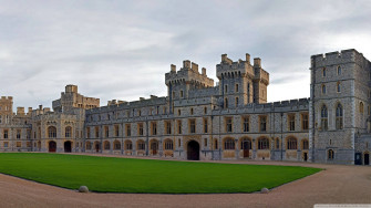 Majestic Of Windsor Castle Courtyard Wallpaper