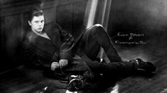 Evan Peters Wallpaper High Resolution And Quality