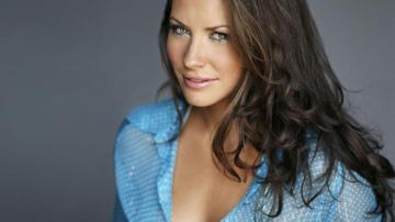 Evangeline Lilly Wallpaper Top