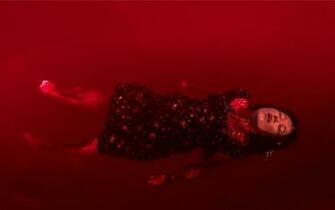 Sinking In Emotions Mac Wallpaper Allmacwallpaper