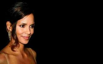 Halle Berry Wallpaper Celebrities Girls