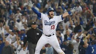 Max Muncy Hits Walk Off Homer In 18th Inning Dodgers Beat Red Sox