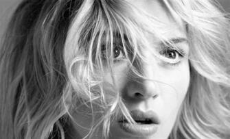 Kate Winslet Wallpaper Background
