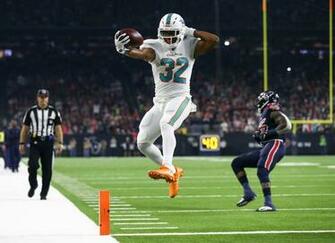 Dolphins Need To Stop Ignoring Kenyan Drake