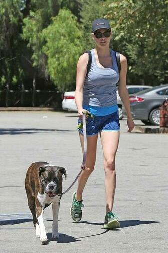 Bella Thorne Walks Her Dog Hot Girls Wallpaper