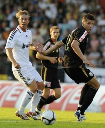 Guti Look Picture Photo Wallpaper