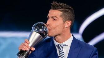 La Felicitaci N De Ronaldinho A Cristiano Tras El The Best