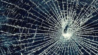 Cracked Screen Wallpaper Top Background