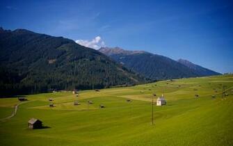 Theme Bin Archive Serene Alps HD Wallpaper