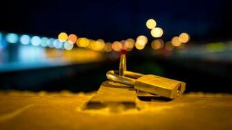 Padlock With Blurred City Lights HD Wallpaper 1080p