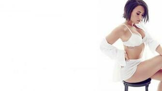 Demi Lovato Hot Cosmopolitan HD Wallpaper For Mobile And