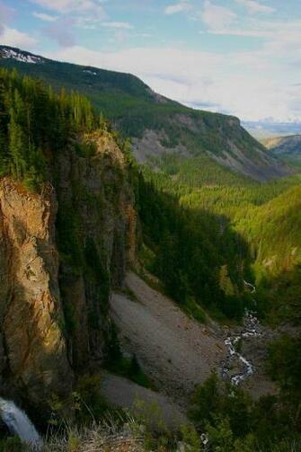 Beautiful Mountains iPhone HD Wallpaper