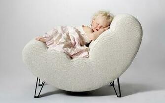 Wallpaper Cute Little Princess Asleep HD Picture Image