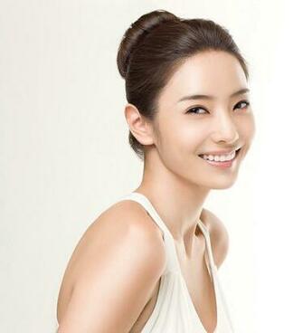 Super Hollywood Han Chae Young Profile Biography