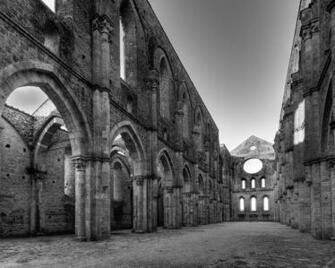 Monochrome Ruins Desktop Pc And Mac Wallpaper