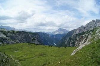 Gras Plain In The Alps Italy Wallpaper