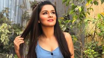 Avneet Kaur Desktop Widescreen Wallpaper Baltana
