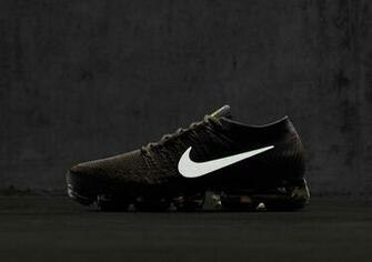 HD Wallpaper Of A Black Nike Air Vapormax Flyknit Paperpull