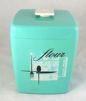 Style And Design Through Time Atomic Age Beauty The Bomb