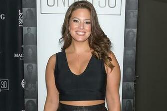 Ashley Graham Background Full HD Pictures