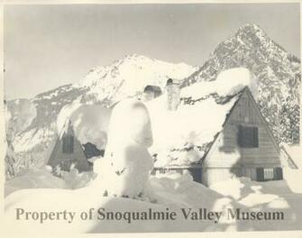 Po Usfs Summit Guard Station Cabin At Snoqualmie Pass