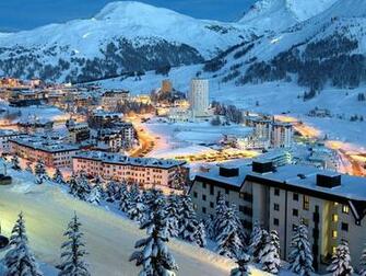 Winter Village Wallpaper