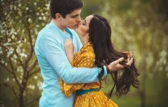 Love Hug Kiss HD Wallpaper