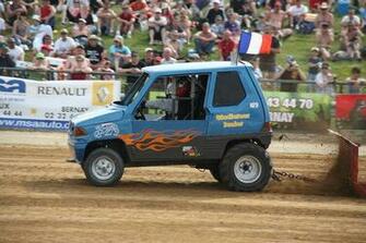 Tractor Pulling By Dany Art