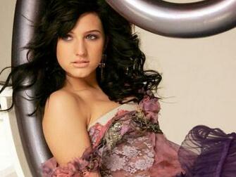 Ashlee Simpson Image Pretty Wallpaper HD And