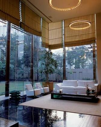 Global Modernism Descends On A Distinctive House In Kolkata