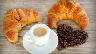 Croissant HD Wallpaper