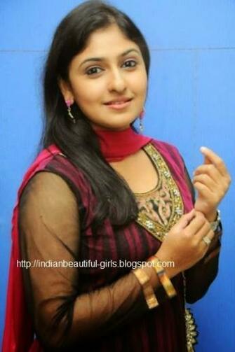 Tamil Actress Mounika Pics Photos HD Wallpaper