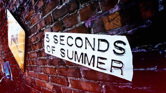 Seconds Of Summer 5sos Family Photo