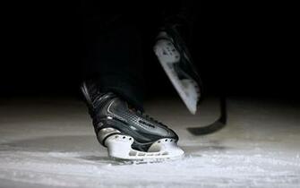 Codesource Wallpaper Bauer On The Ice