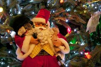 Christmas Tree With Santa Claus Desktop Wallpaper