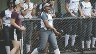 Destinee Lizzmore Softball Eastern Kentucky University Athletics