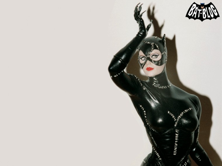 Catwoman Statue From Batman Returns Wallpaper