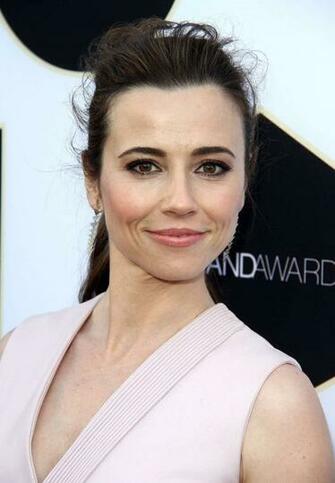 Linda Cardellini HD Desktop Wallpaper