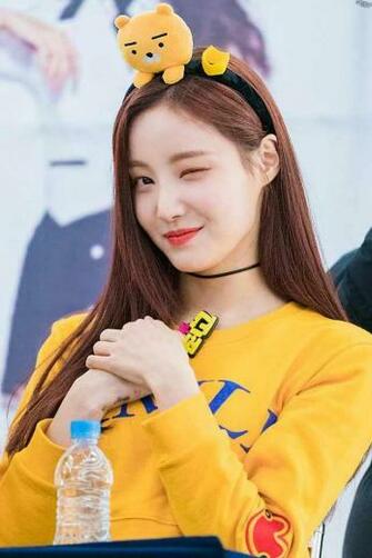 Momoland Yeonwoo Lee Dabin August 1st