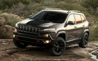 Jeep Cherokee Trailhawk Front Three Quarters