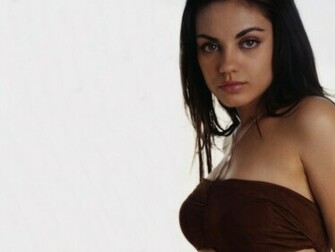 Mila Kunis Eyes Wallpaper