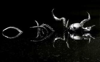 Robot Sculpture B W Tentacles H Wallpaper