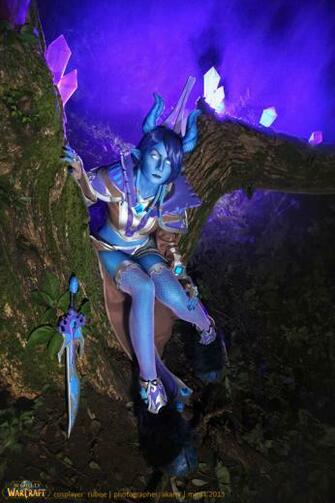World Of Warcraft Draenei Paladin HD Wallpaper