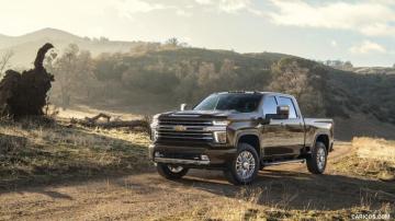 Chevrolet Silverado HD High Country Front Three
