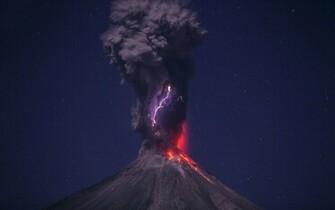 Volcanic Lightning HD Wallpaper For X HDwallpaper Net