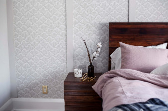 Modest Bedroom Design Wallpaper
